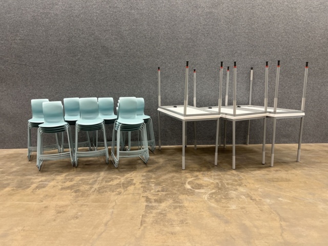 1492077-2 30 Kinnarps tables & 10 chairs