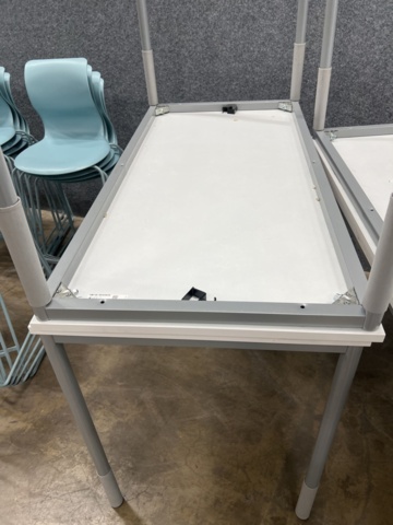 1492077-6 30 Kinnarps tables & 10 chairs