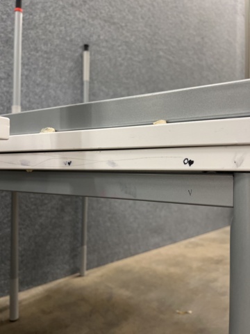 1492077-17 30 Kinnarps tables & 10 chairs