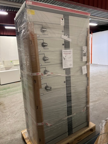 1404682-81 Medium voltage switchgear - ABB SafeRing Air / SafePlus Air, Modular housing