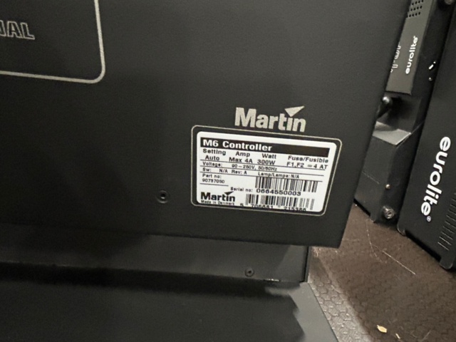 1486328-12 Ljusbord med dubbla displayer och case - Martin M6 Controller