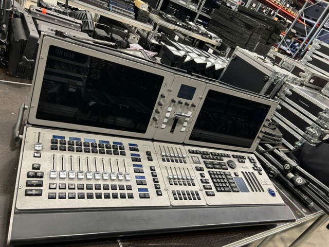 1486329-10 Light table with dual displays and case - Martin M6 Controller