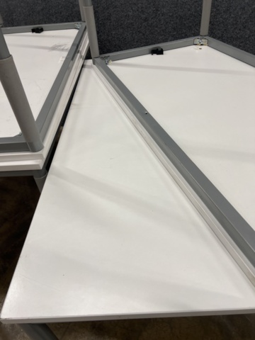 1492079-8 30 Kinnarps tables & 10 chairs