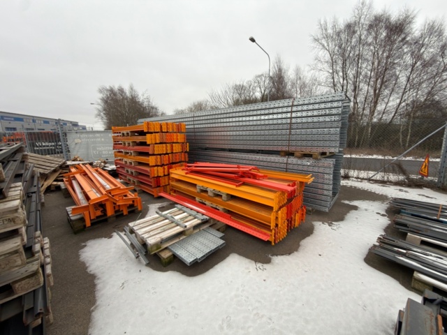 1492108-3 94 sektioner pallställ och 520 balkar