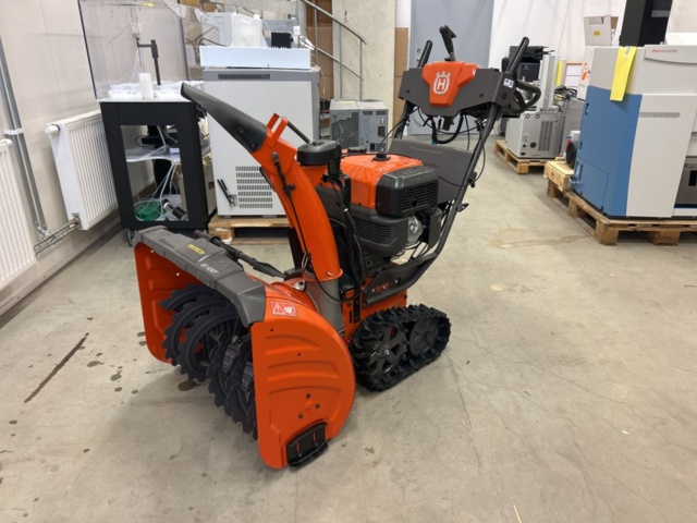 1435702-1 Snowblower Husqvarna ST 430T -2021