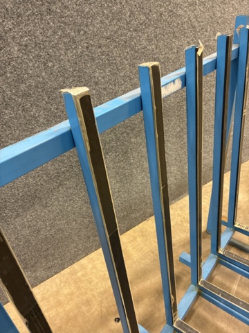 1492160-5 L-stand / glass fence