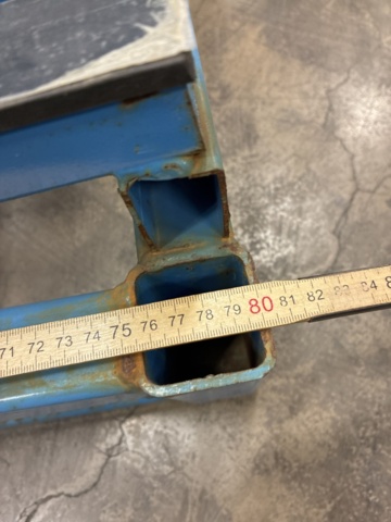 1492160-10 L-stand / glass fence