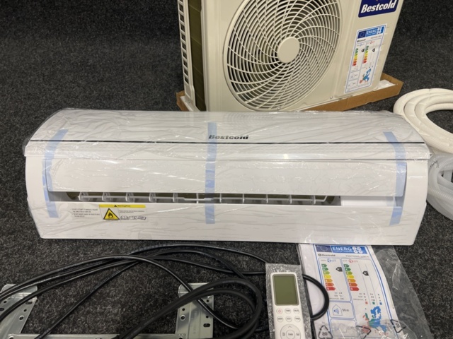 1492582-4 2 pcs Air source heat pump for Nordic climate 12000 BTU, 3520W