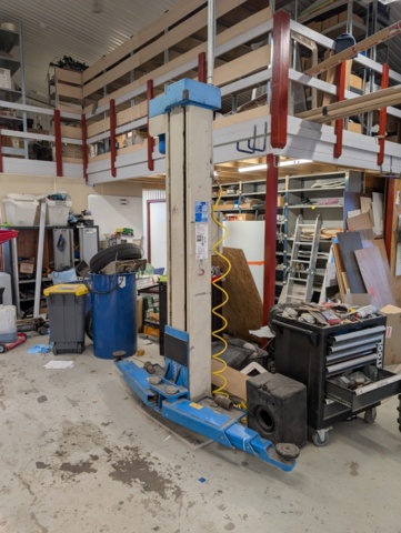 1408020-1 OMCN 2-post lift 5,500 kg – 2007 – Inspected 2025-02-10