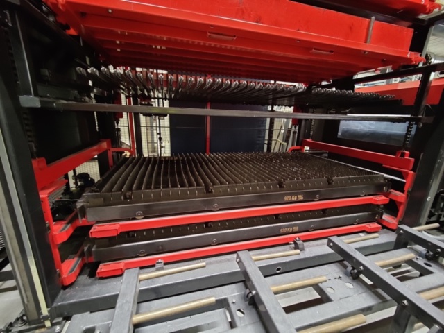 1492755-39 Laser cutting machine Amada FO MII 3015 NT 4kW + Automated Storage Tower
