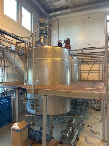 1492841-22 Jacketed tanks