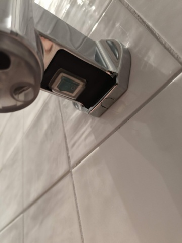 1401331-8 Duschvägg med Tidy hylla och handdukstork