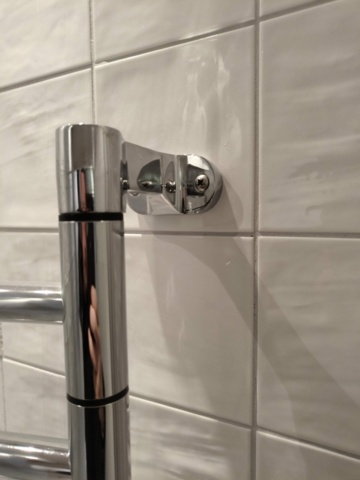 1401331-9 Duschvägg med Tidy hylla och handdukstork