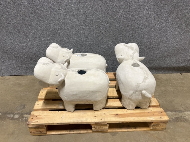 1469600-1 Post holders 3 pcs in the shape of hippos