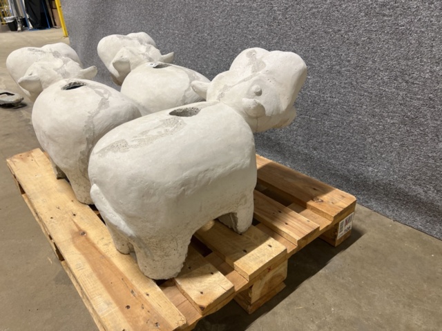 1469600-5 Post holders 3 pcs in the shape of hippos