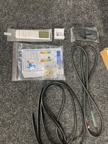 1492616-10 Air source heat pump for Nordic climate 18000 BTU, 5100W