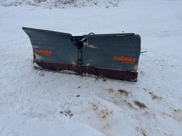 1492843-4 Folding plough Fjärås VP175