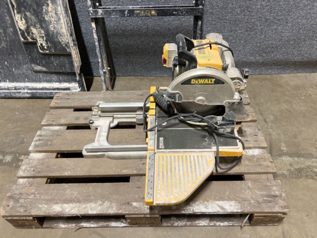 1469610-2 Miter saw with stand - DeWALT D24000-QS