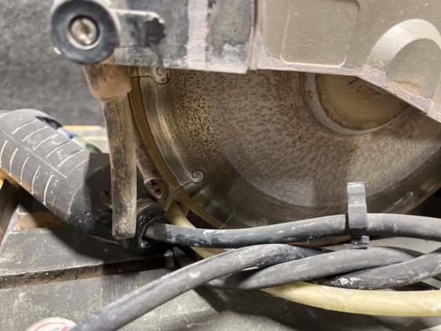 1469610-3 Miter saw with stand - DeWALT D24000-QS