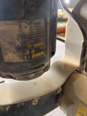 1469610-7 Miter saw with stand - DeWALT D24000-QS