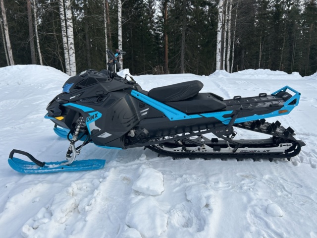 1435709-8 Snöskoter Lynx Boondocker 3900 850 E-tec -2022