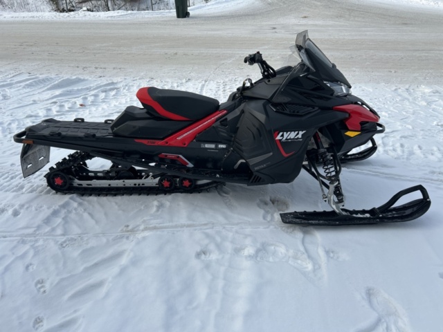 1435710-4 Snöskoter Lynx Adventure 3700 600 ACE -2024