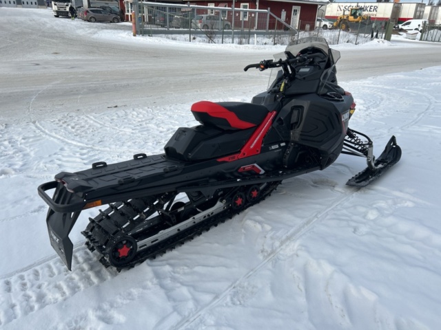 1435710-5 Snöskoter Lynx Adventure 3700 600 ACE -2024