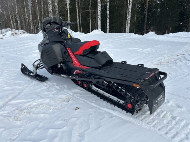 1435710-7 Snöskoter Lynx Adventure 3700 600 ACE -2024