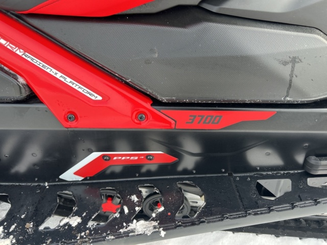 1435710-10 Snöskoter Lynx Adventure 3700 600 ACE -2024