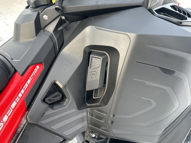 1435710-19 Snöskoter Lynx Adventure 3700 600 ACE -2024