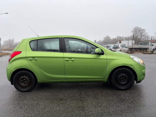 1368060-4 Hyundai i20 5-door 1.2 Manual, 77hp, -2012