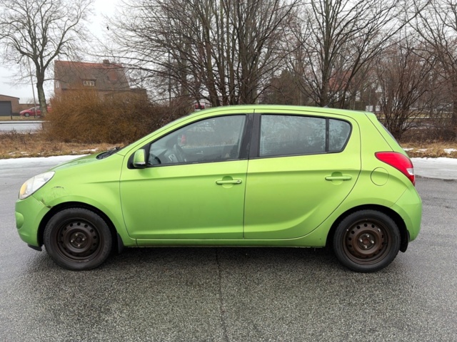 1368060-8 Hyundai i20 5-door 1.2 Manual, 77hp, -2012