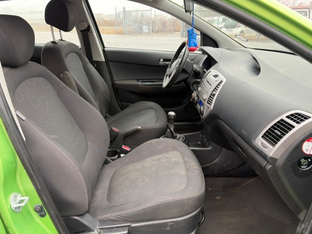 1368060-20 Hyundai i20 5-door 1.2 Manual, 77hp, -2012
