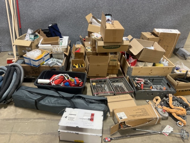 1469614-1 Blandade byggtillbehör