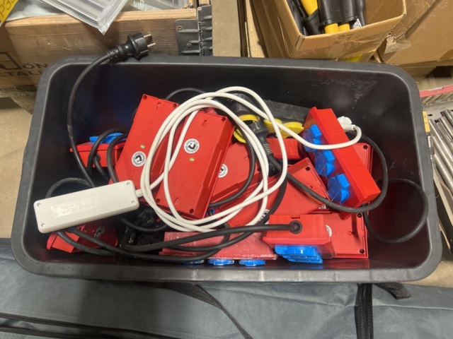 1469614-2 Blandade byggtillbehör