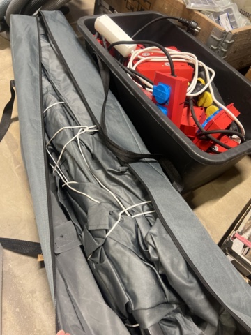 1469614-15 Blandade byggtillbehör