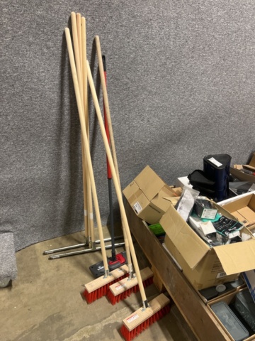 1469614-19 Blandade byggtillbehör