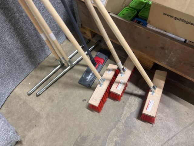 1469614-20 Blandade byggtillbehör