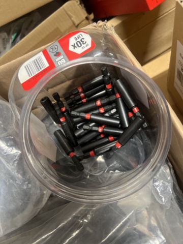 1469614-41 Blandade byggtillbehör