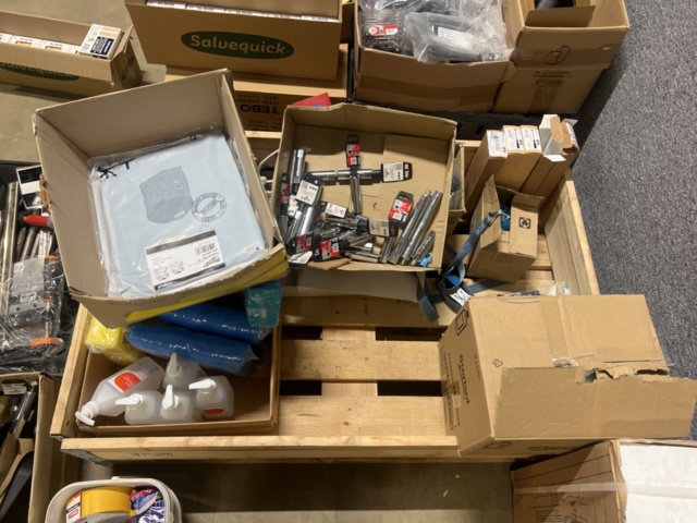 1469614-45 Blandade byggtillbehör