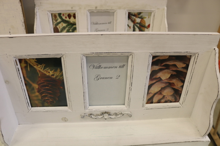 1416811-5 Paintings in "wood"