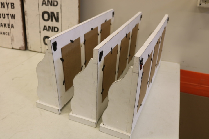 1416811-8 Paintings in "wood"