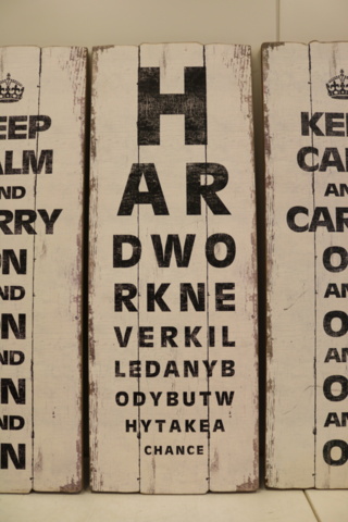 1416811-11 Paintings in "wood"