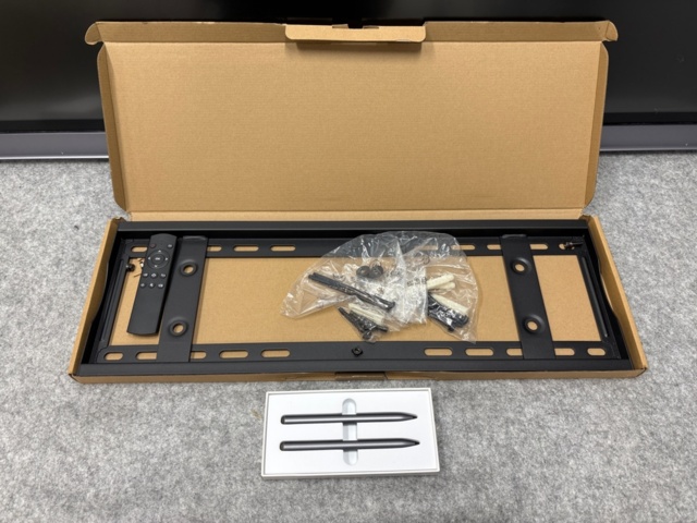 1482185-3 Interactive screen with accessories - Hikvision