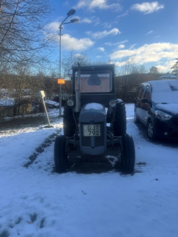 1351400-3 Traktor - Ferguson (Reparationsobjekt)