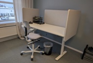 1482244 Skrivbord, kontorsstol och skåp - ROL Ergo, HÅG