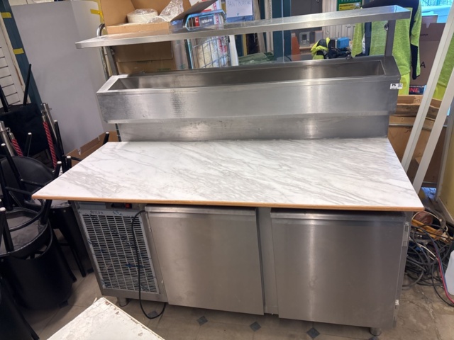 1469146-2 Bakery cooling counter with chute, cabinet and additional cooling unit