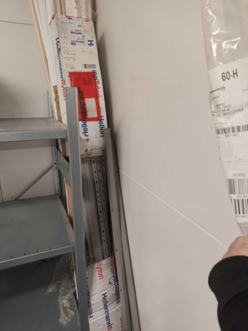 1435714-4 Collection of electrical conduits and cable strips