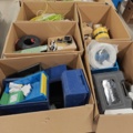1435722-1 Kartonger med elmaterial och installationskomponenter