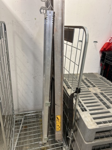 1455022-4 Collection with ladders, trestles and safety board